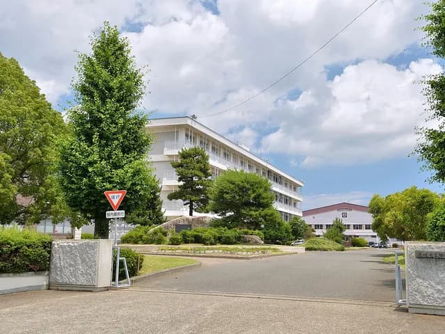 勝田中等教育学校の外観