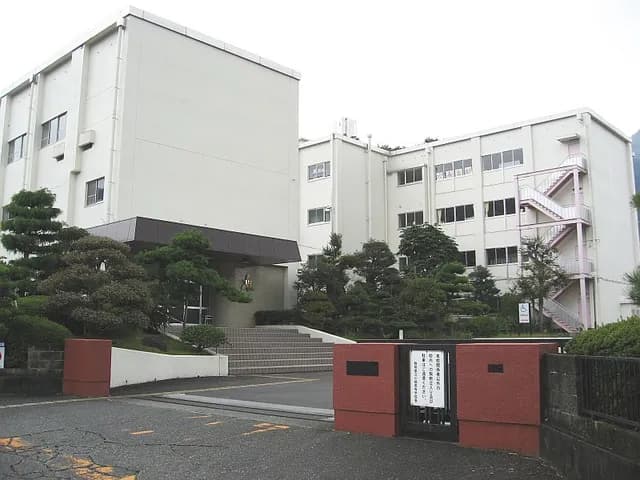 川根高校の外観
