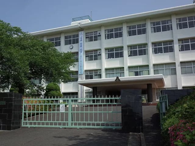 川棚高校の外観