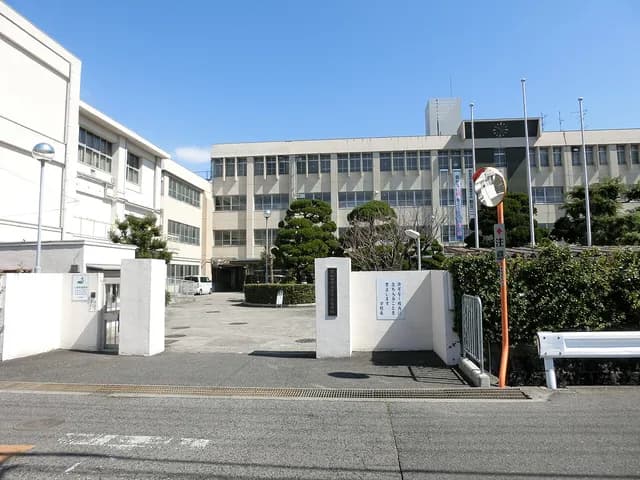 岸和田市立産業高校の外観