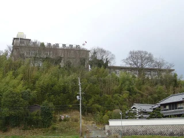 木津高校の外観