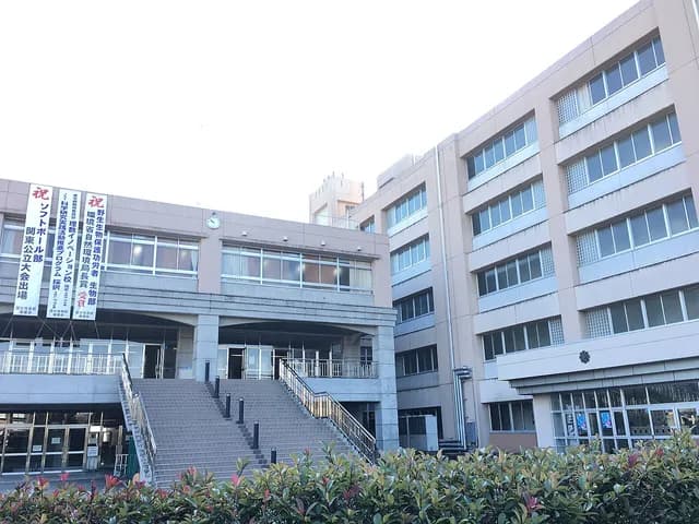 国分寺高校の外観