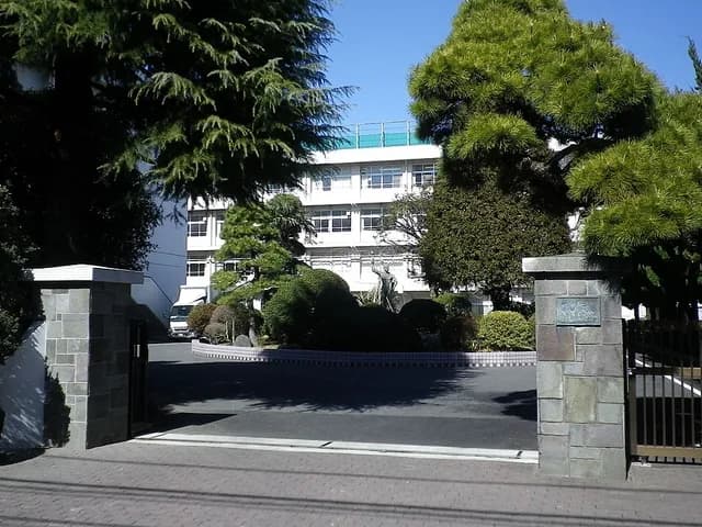 国府台高校の外観
