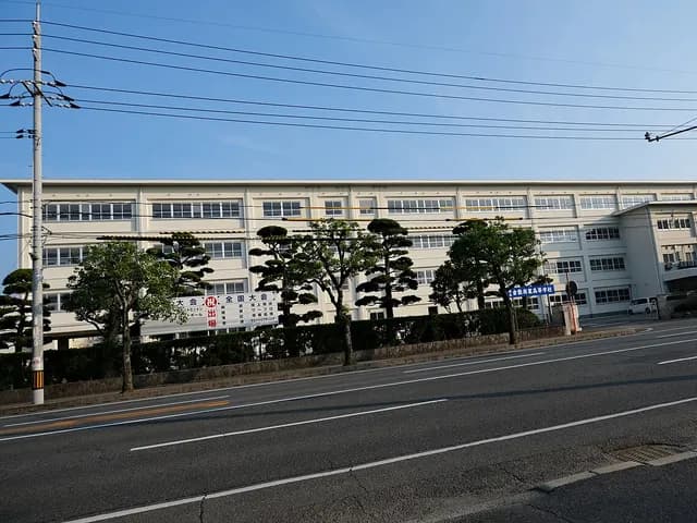 倉敷商業高校の外観