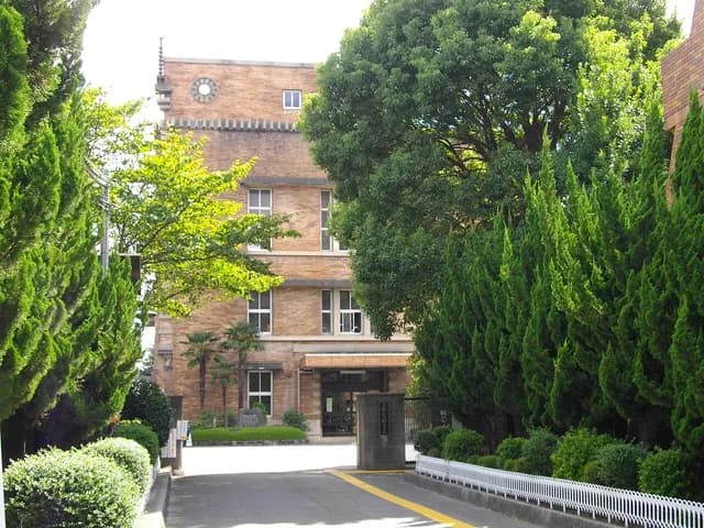 鳥羽高校の外観