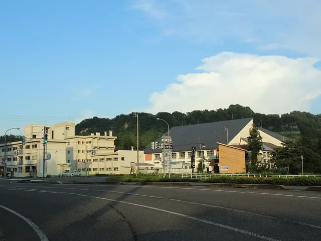 松代高校の外観
