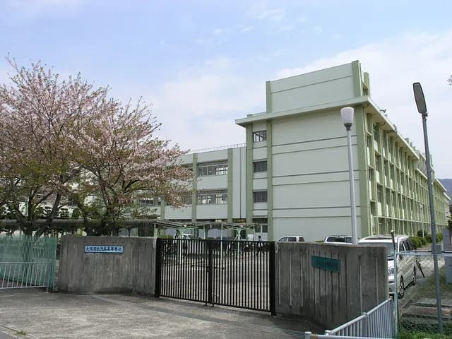みどり清朋高校の外観