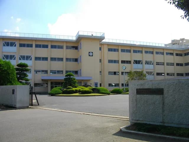 水戸商業高校の外観