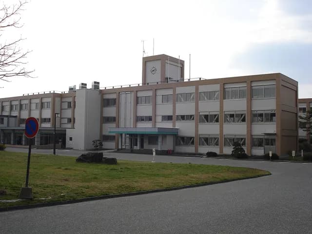 長野工業高専の外観
