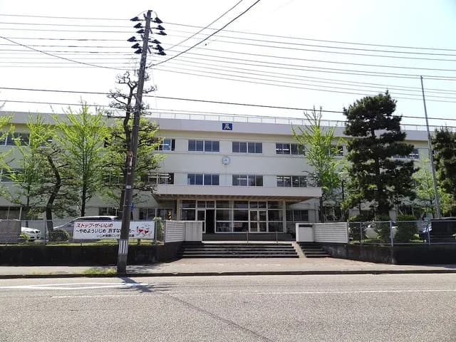 新潟江南高校の外観