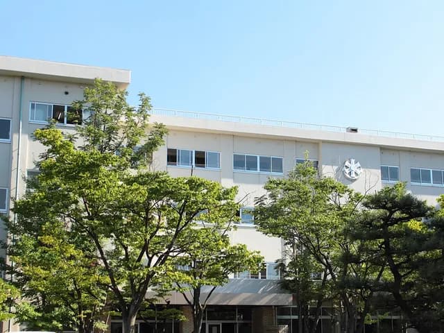 新潟南高校の外観