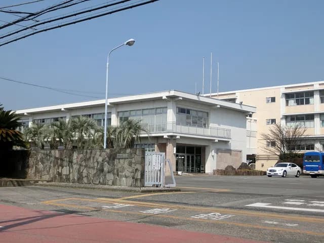 沼津東高校の外観