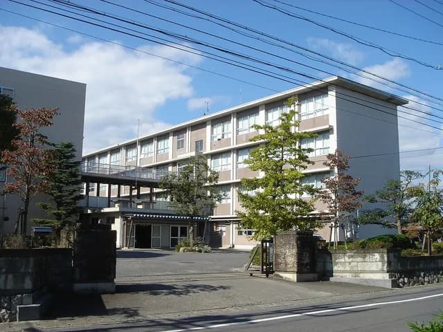 大垣東高校の外観