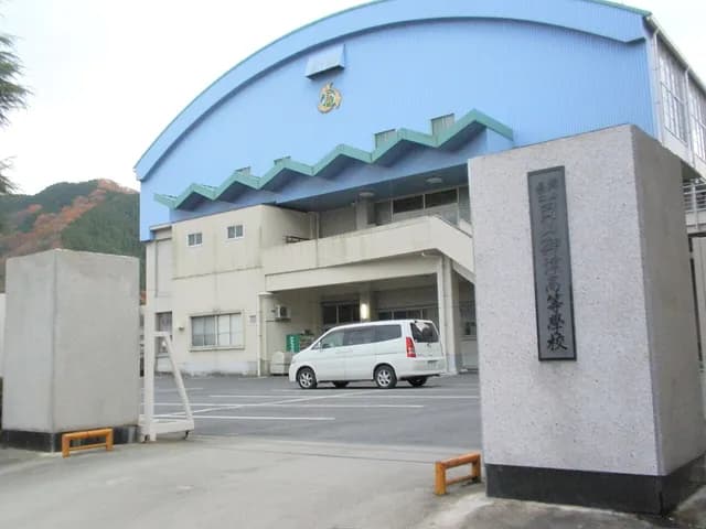 岡山御津高校の外観