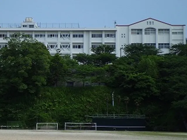大村城南高校の外観