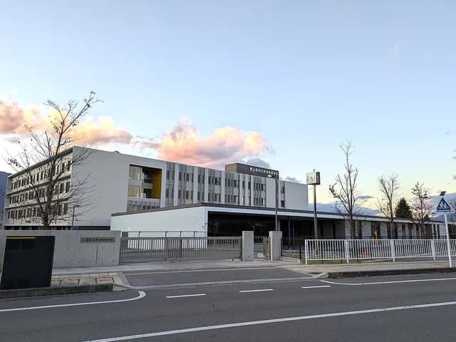 青洲高校の外観