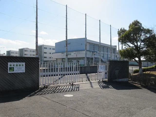 泉北高校の外観
