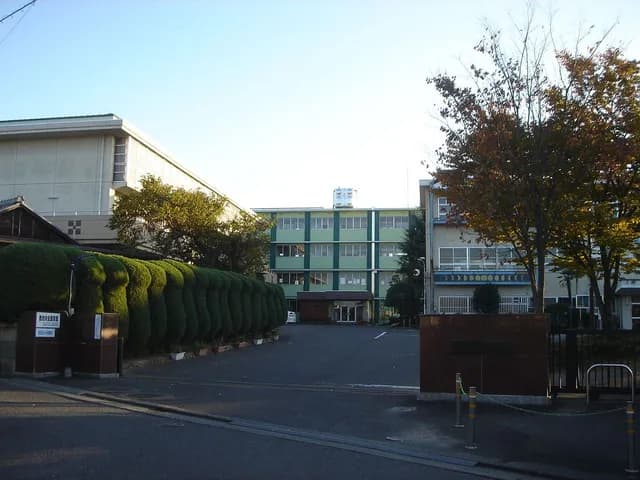 多治見工業高校の外観