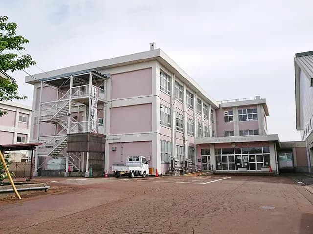 高田南城高校の外観
