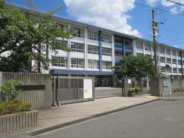 高槻北高校の外観