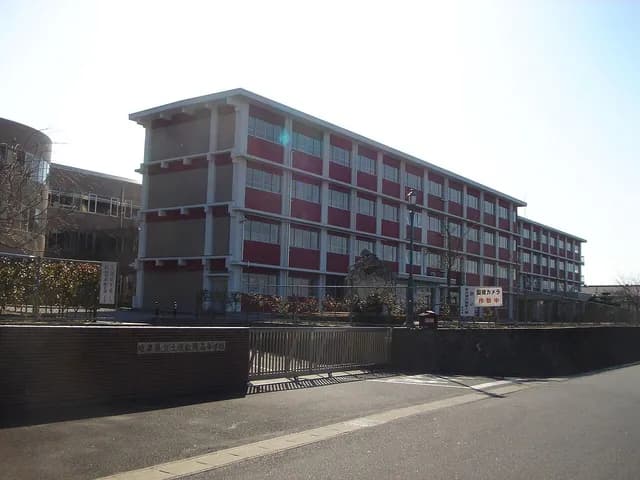 土岐紅陵高校の外観