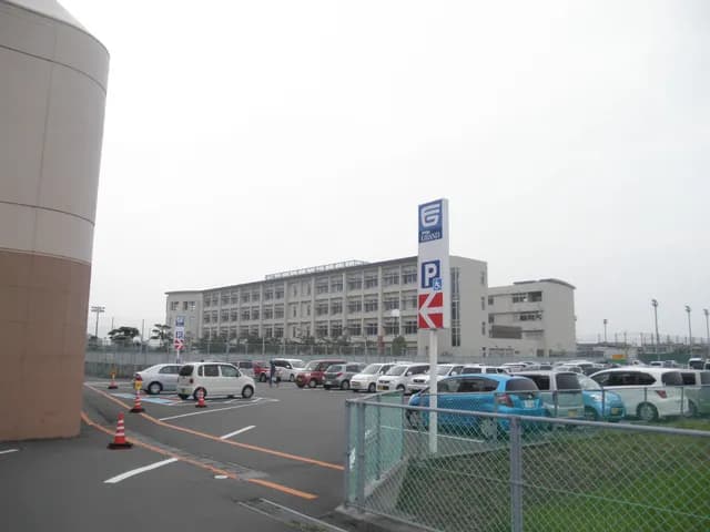 富岡東高校の外観