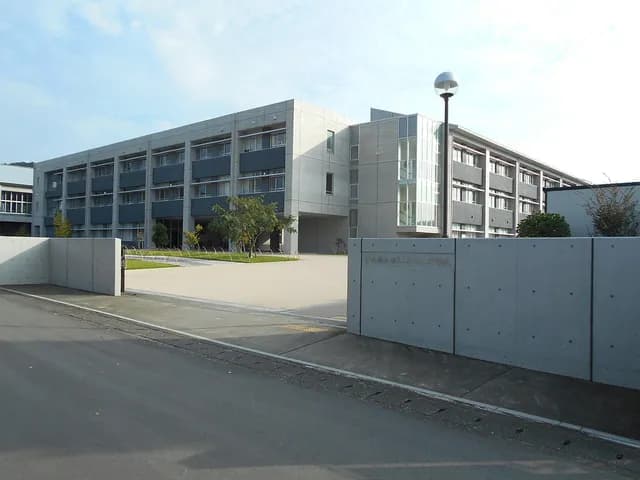 遠江総合高校の外観