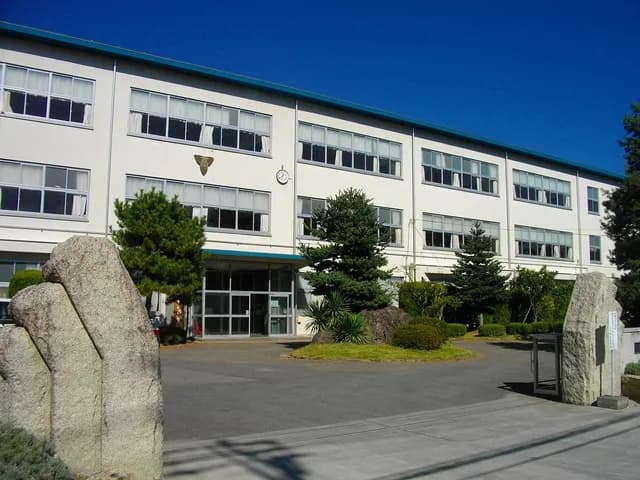 上田東高校の外観