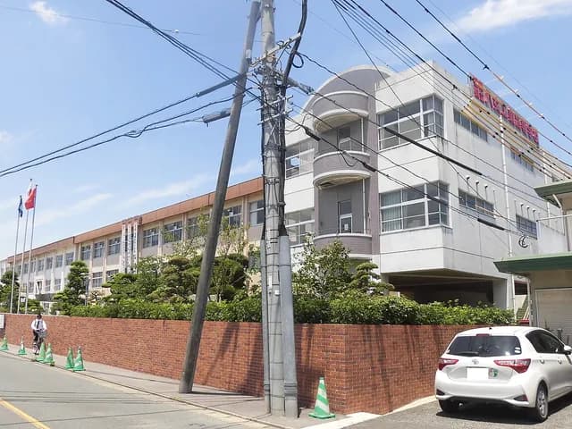八女工業高校の外観