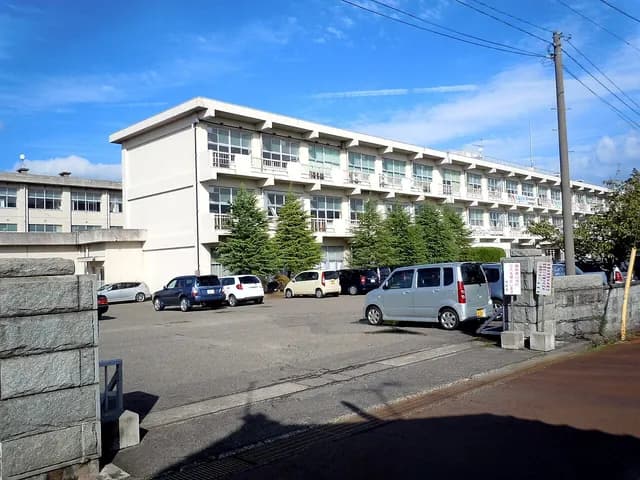 吉田高校の外観