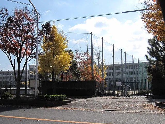 芥川高校の外観