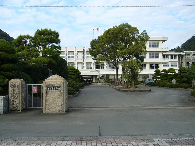 吉田高校の外観