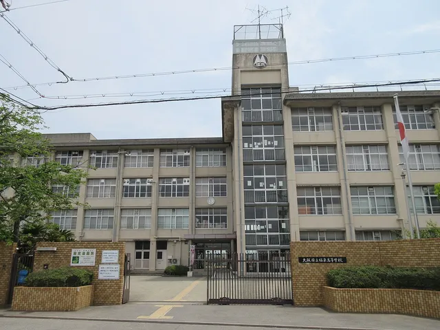 福泉高校の外観