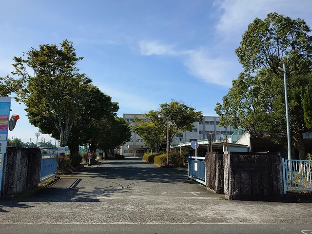浜松東高校の外観
