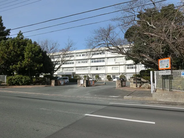 浜松城北工業高校の外観