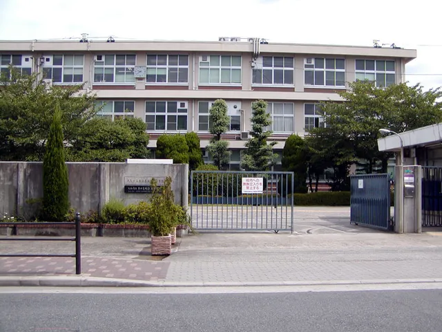 東住吉総合高校の外観