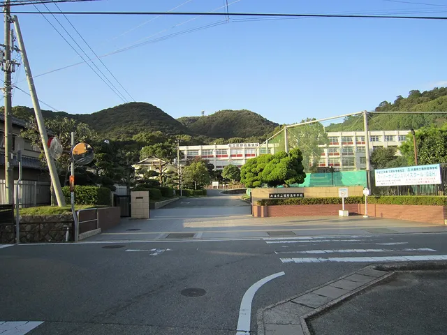 龍野高校の外観