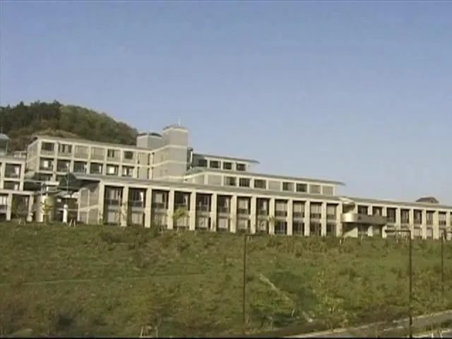 兵庫県立大学附属高校の外観