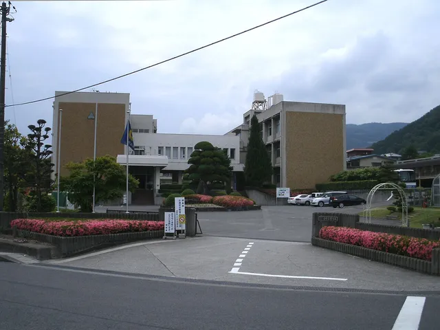 池田高校三好校の外観