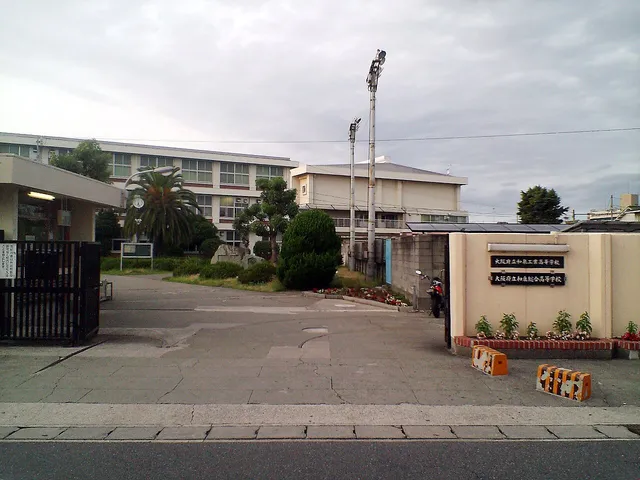 和泉総合高校の外観