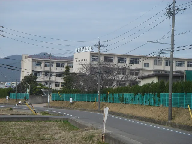 各務原高校の外観
