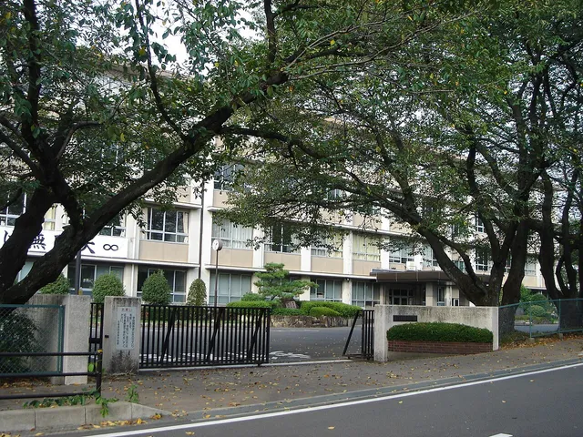 各務原西高校の外観