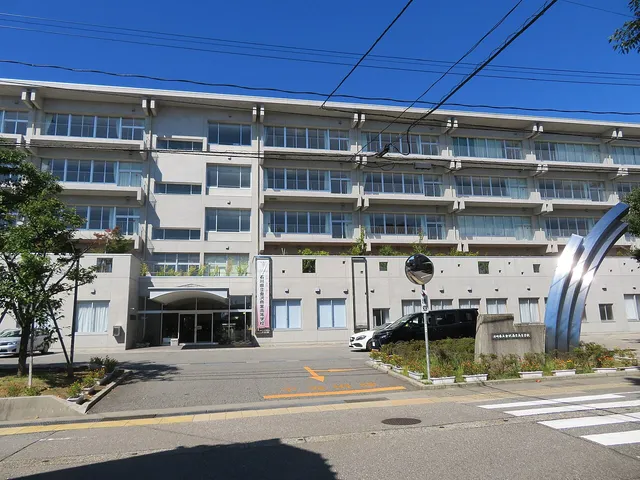 金沢商業高校の外観