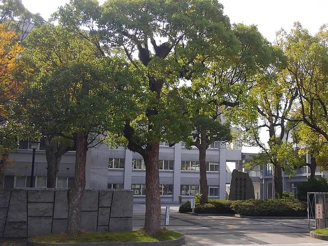 観音寺第一高校の外観