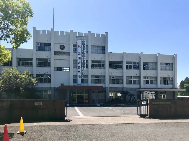 橿原高校の外観