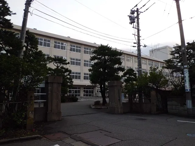 柏崎高校の外観