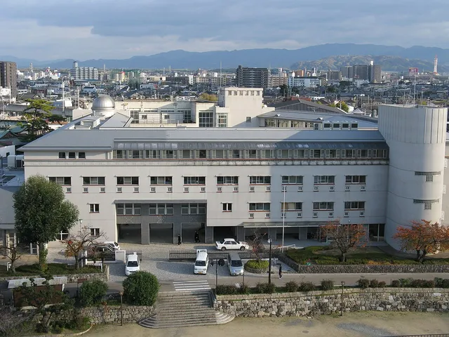 岸和田高校の外観