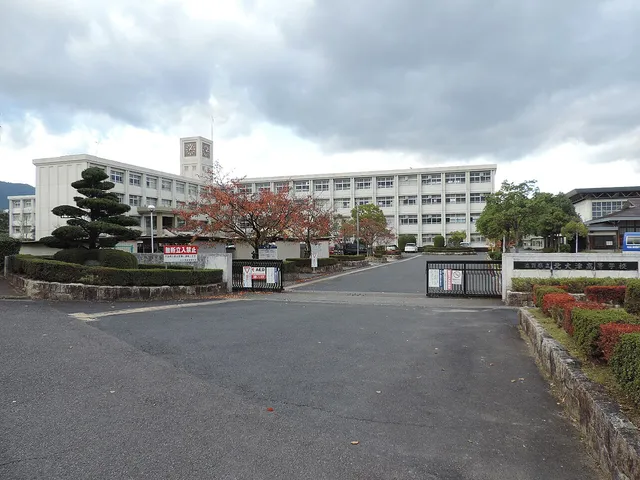 北大津高校の外観