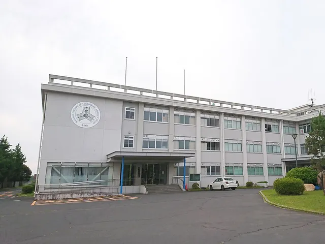 松江工業高専の外観