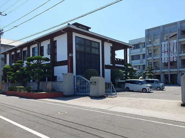 松山工業高校の外観